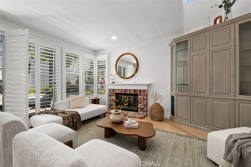 251 Chesterfield, Newport Beach CA 92660 - Photo 7