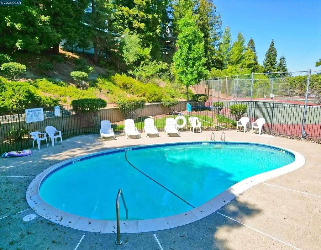 Martinez, California 94553, United States, 3 Bedrooms Bedrooms, ,3 BathroomsBathrooms,Residential,Active,193420