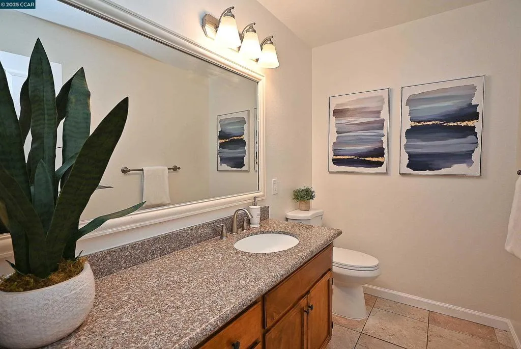 Martinez, California 94553, United States, 3 Bedrooms Bedrooms, ,3 BathroomsBathrooms,Residential,Active,193420