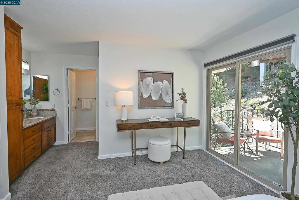 Martinez, California 94553, United States, 3 Bedrooms Bedrooms, ,3 BathroomsBathrooms,Residential,Active,193420