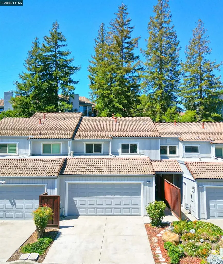 Martinez, California 94553, United States, 3 Bedrooms Bedrooms, ,3 BathroomsBathrooms,Residential,Active,193420