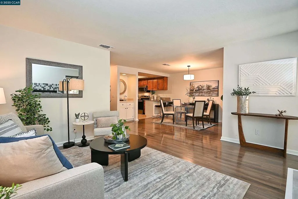 Martinez, California 94553, United States, 3 Bedrooms Bedrooms, ,3 BathroomsBathrooms,Residential,Active,193420