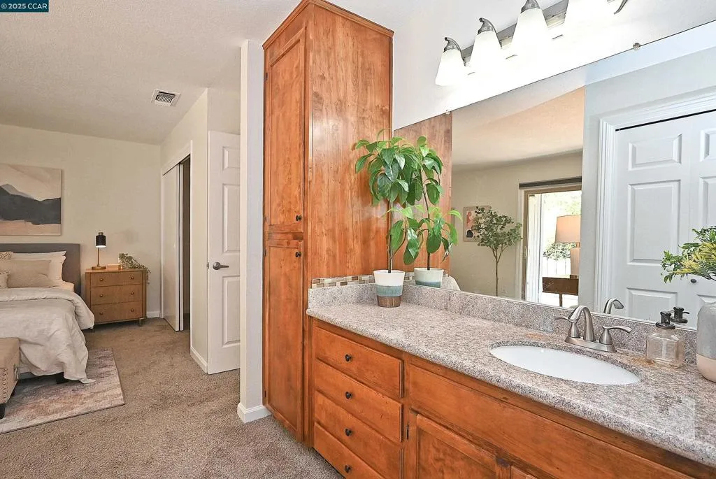 Martinez, California 94553, United States, 3 Bedrooms Bedrooms, ,3 BathroomsBathrooms,Residential,Active,193420