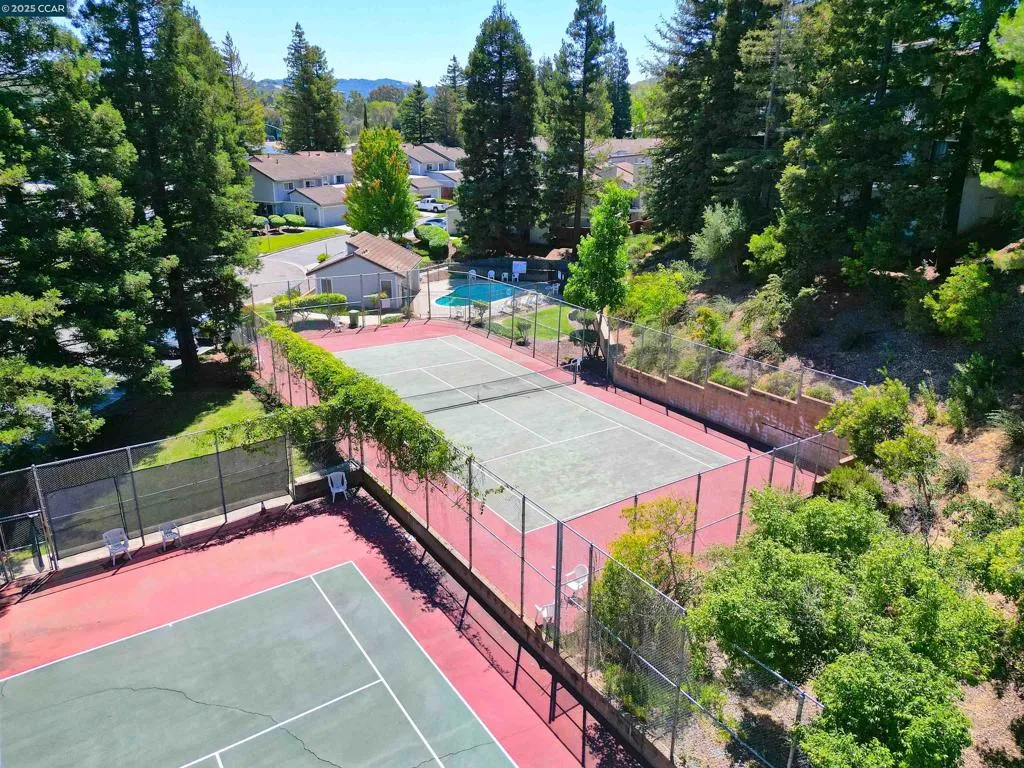 Martinez, California 94553, United States, 3 Bedrooms Bedrooms, ,3 BathroomsBathrooms,Residential,Active,193420