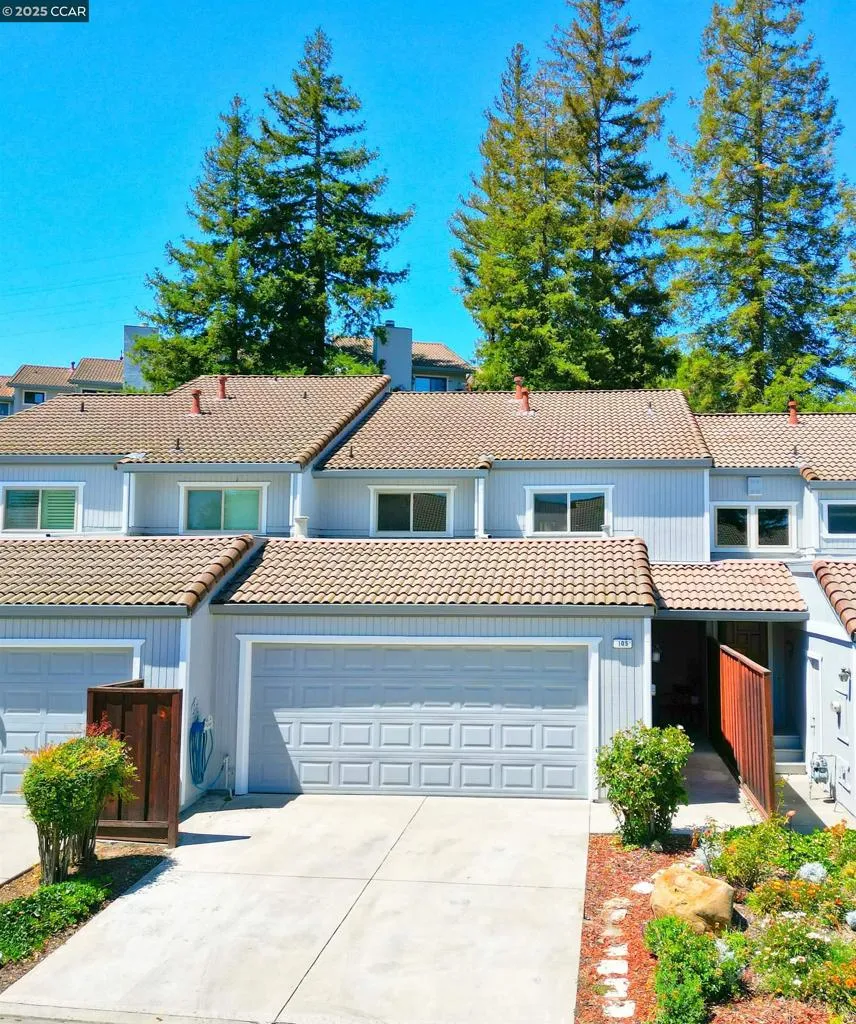 Martinez, California 94553, United States, 3 Bedrooms Bedrooms, ,3 BathroomsBathrooms,Residential,Active,193420