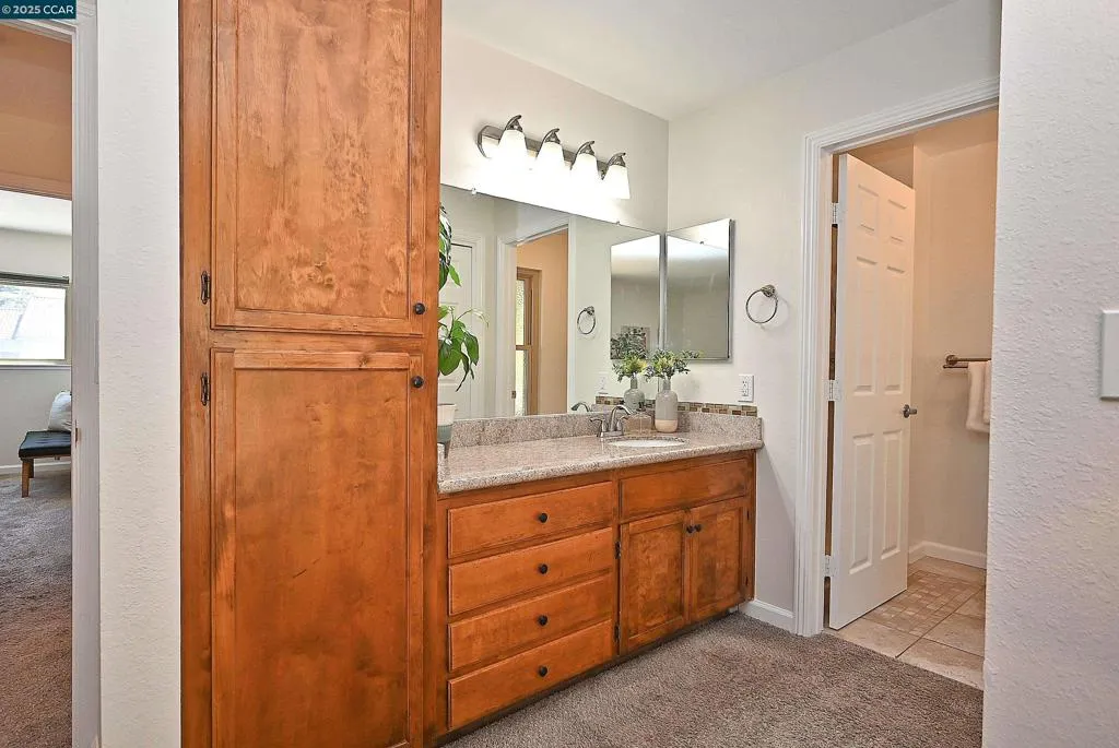 Martinez, California 94553, United States, 3 Bedrooms Bedrooms, ,3 BathroomsBathrooms,Residential,Active,193420