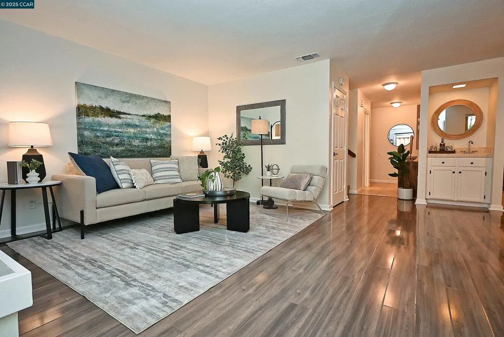 Martinez, California 94553, United States, 3 Bedrooms Bedrooms, ,3 BathroomsBathrooms,Residential,Active,193420