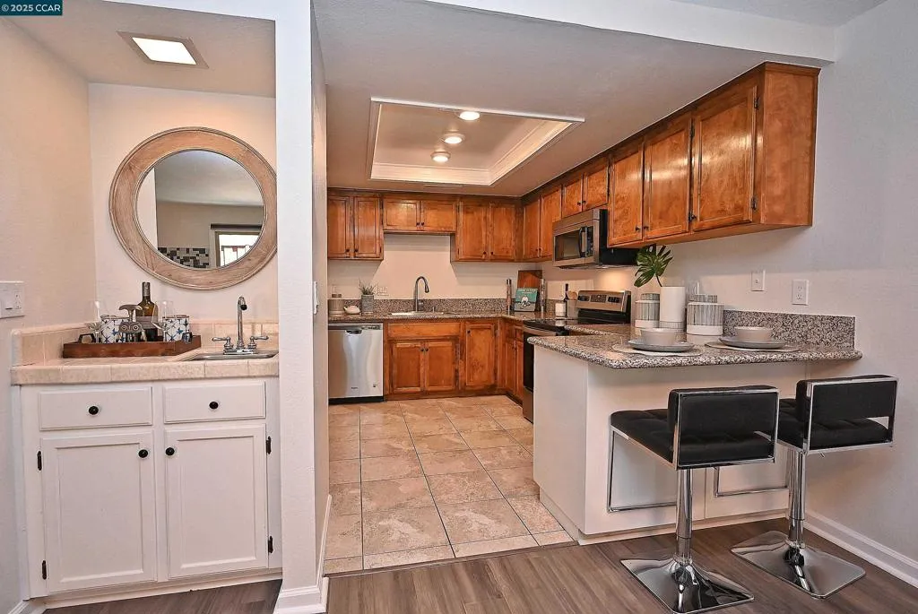 Martinez, California 94553, United States, 3 Bedrooms Bedrooms, ,3 BathroomsBathrooms,Residential,Active,193420