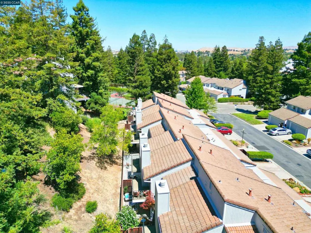 Martinez, California 94553, United States, 3 Bedrooms Bedrooms, ,3 BathroomsBathrooms,Residential,Active,193420