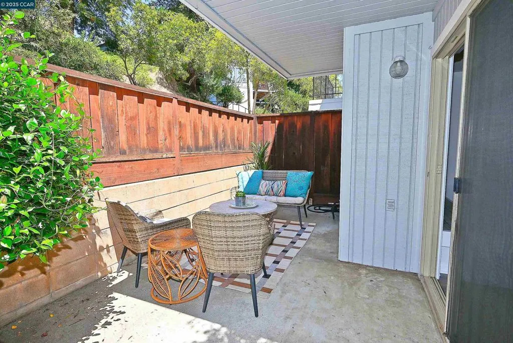 Martinez, California 94553, United States, 3 Bedrooms Bedrooms, ,3 BathroomsBathrooms,Residential,Active,193420