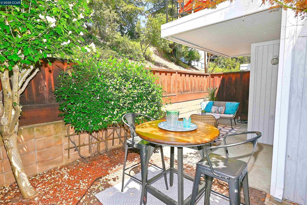105 VIA CABRERA LANE