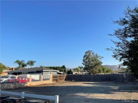 642 7th Norco CA 92860