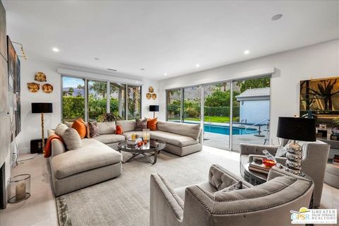 Photo of 605 E Sierra Way, Palm Springs, CA 92264 (MLS # 26634041PS)