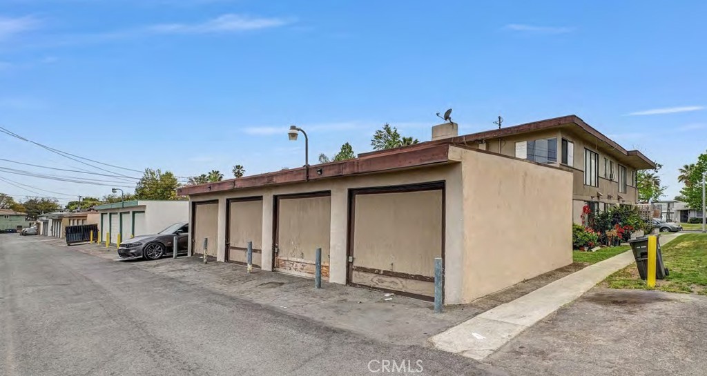 308 N Begonia Avenue
