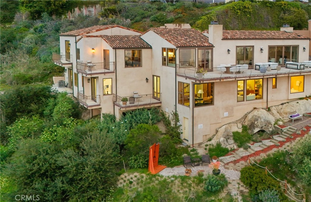 2516 Temple Hills Drive