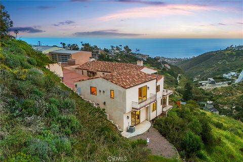 2516 Temple Hills Drive Laguna Beach CA 92651