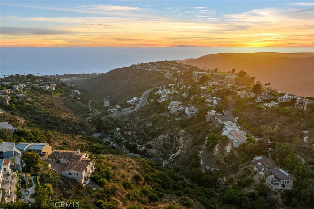 2516 Temple Hills Drive