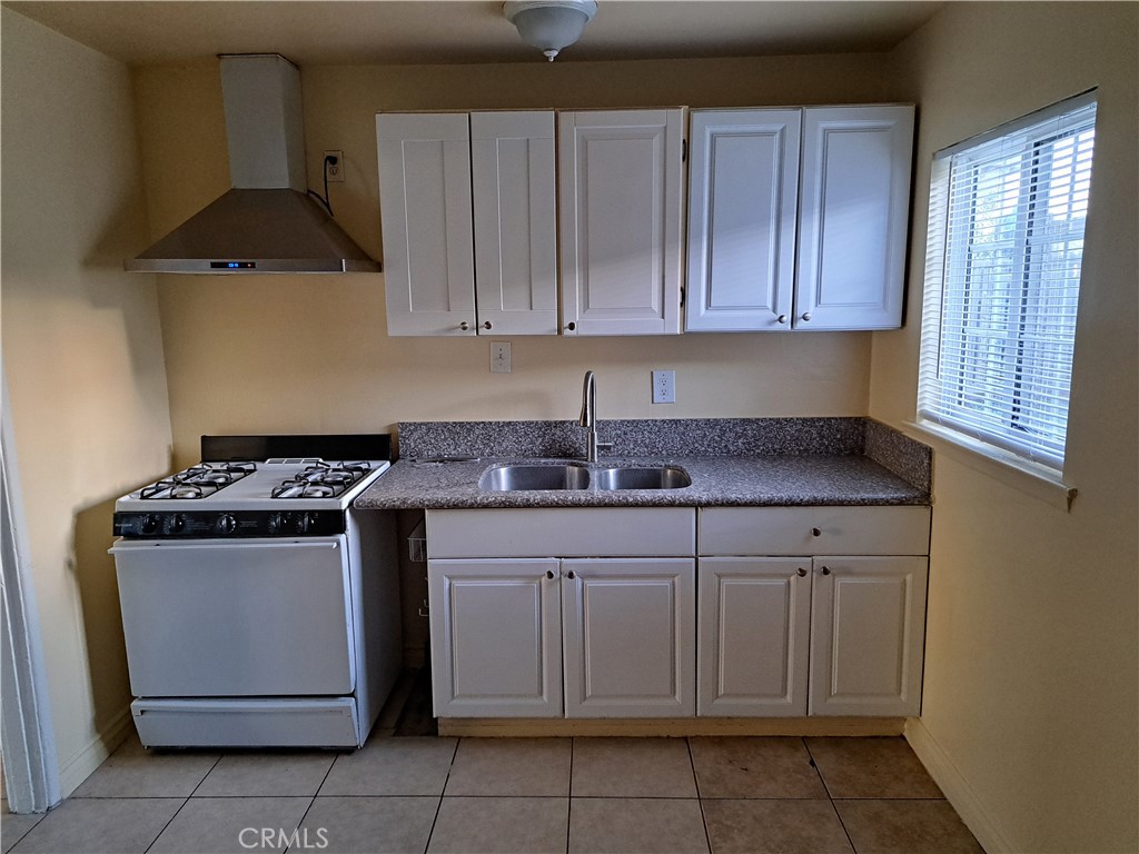 1206 S Palm