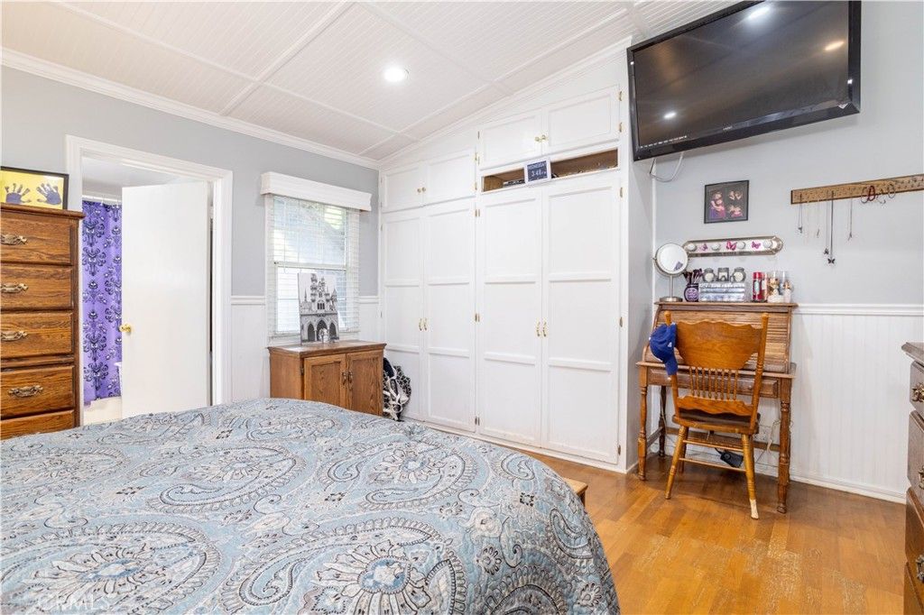 listing image 130724744061007858119