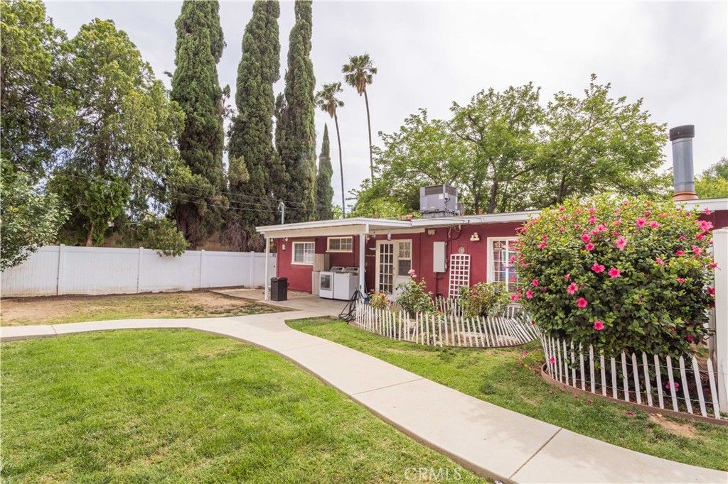listing image 130727901701760729035