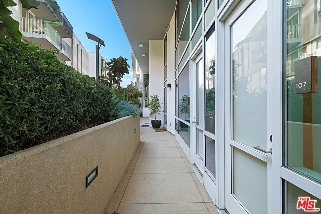 Photo of 1705 Ocean Ave #107, Santa Monica, CA 90401 (MLS # 25623603)