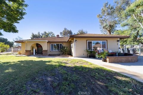 Photo of 22287 Black Beauty Trl, Wildomar, CA 92595 (MLS # SW25278405)