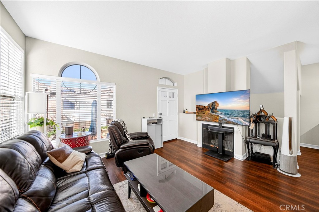 1099 S San Marino