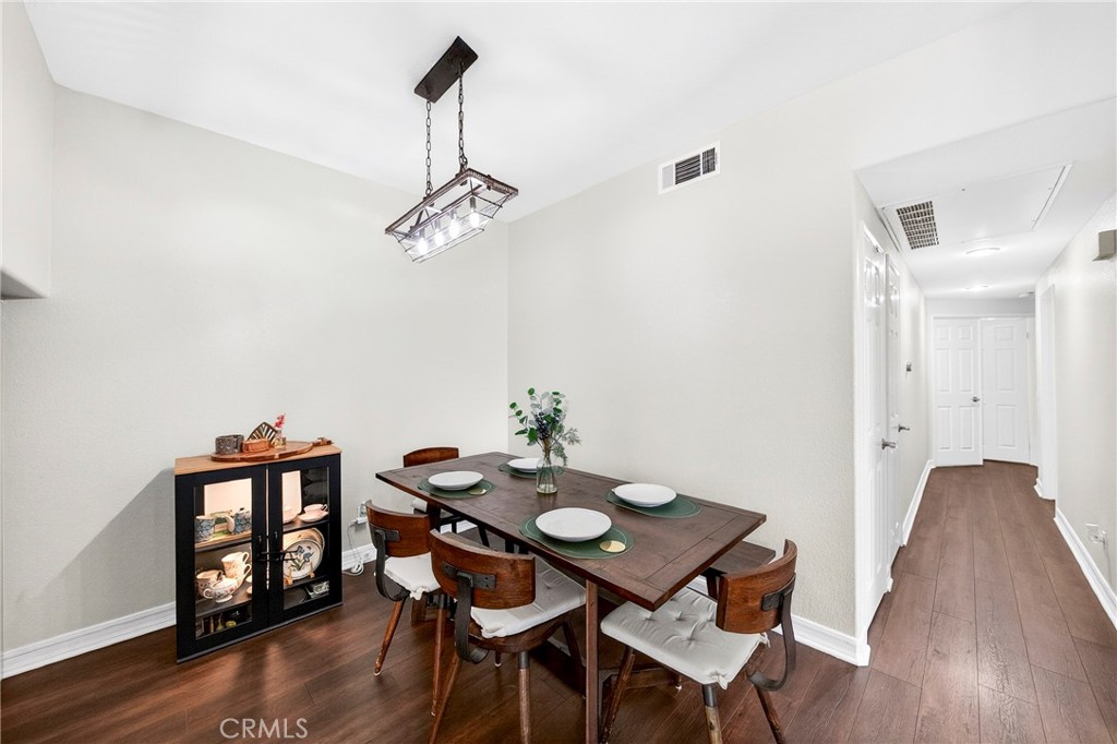 1099 S San Marino