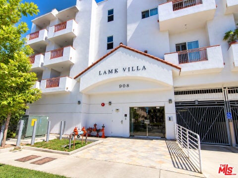 Photo of 908 S Ardmore Avenue #302, Los Angeles, CA 90006 (MLS # 26997571)