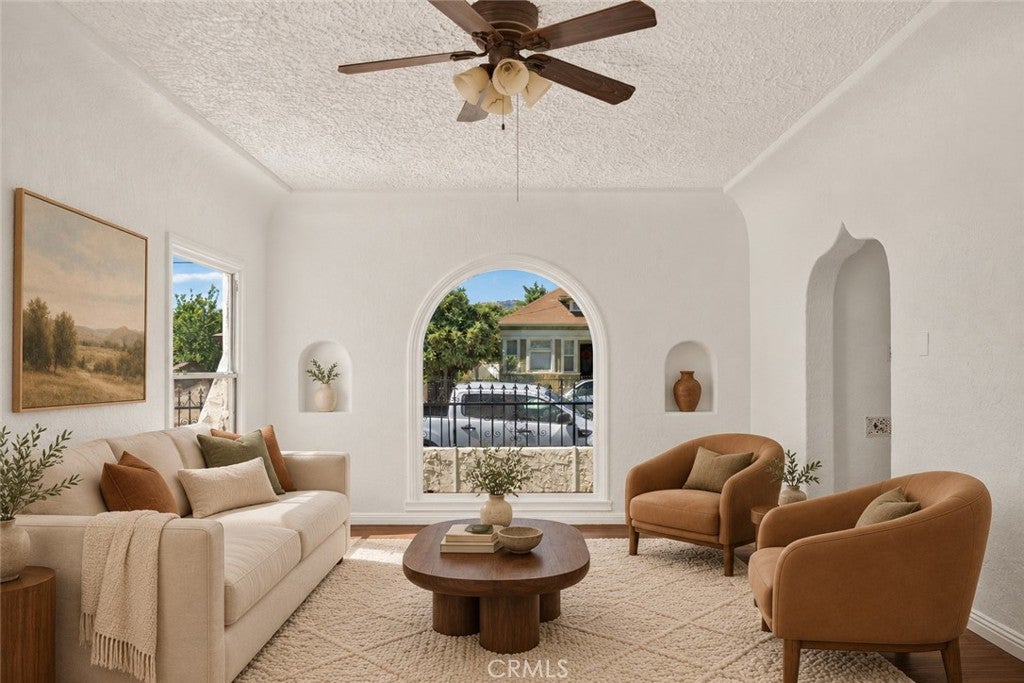 342 N Mesa