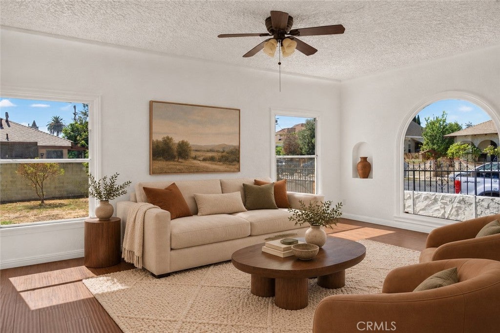 342 N Mesa