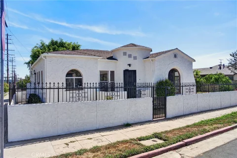 MLS: PV26218451