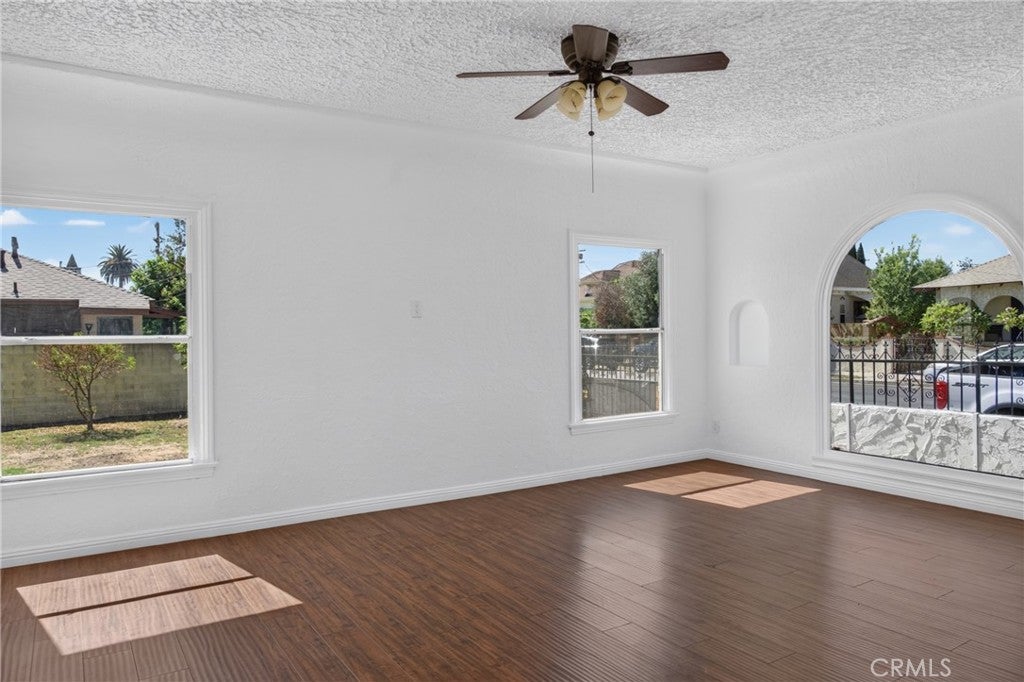 342 N Mesa