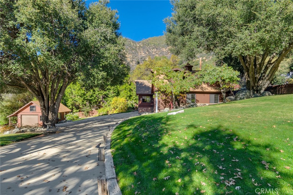 Yucaipa, California, 92399, United States, 4 Bedrooms Bedrooms, ,5 BathroomsBathrooms,Residential,Active,1990591