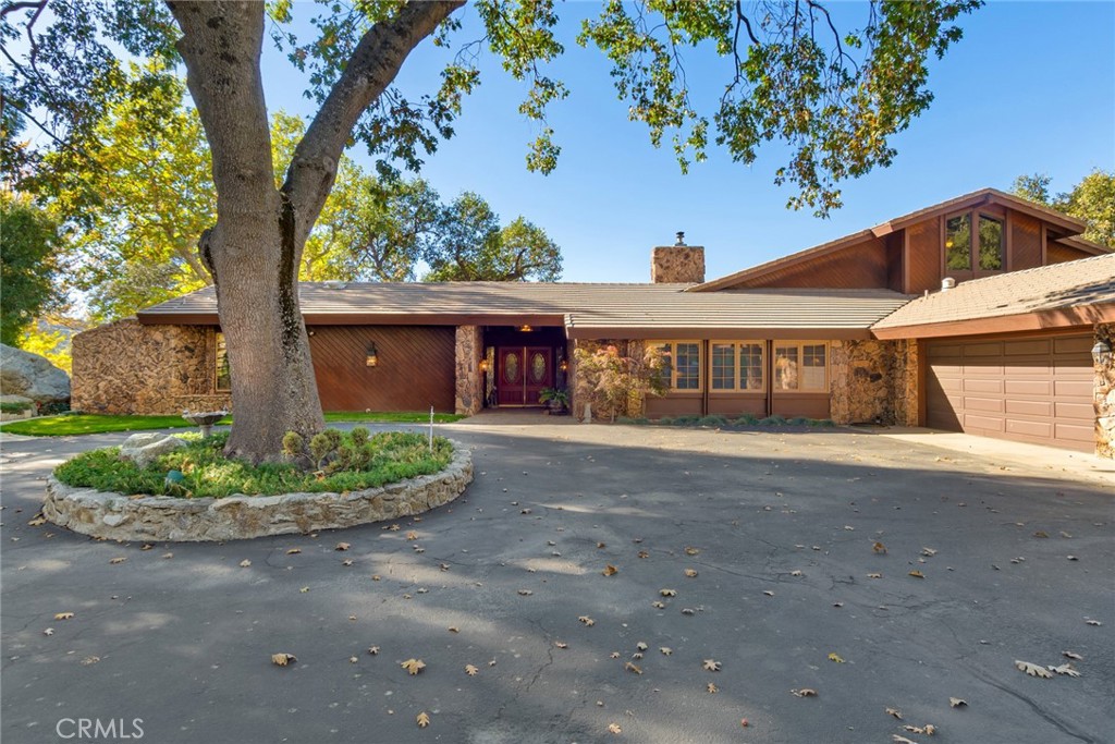 Yucaipa, California, 92399, United States, 4 Bedrooms Bedrooms, ,5 BathroomsBathrooms,Residential,Active,1990591