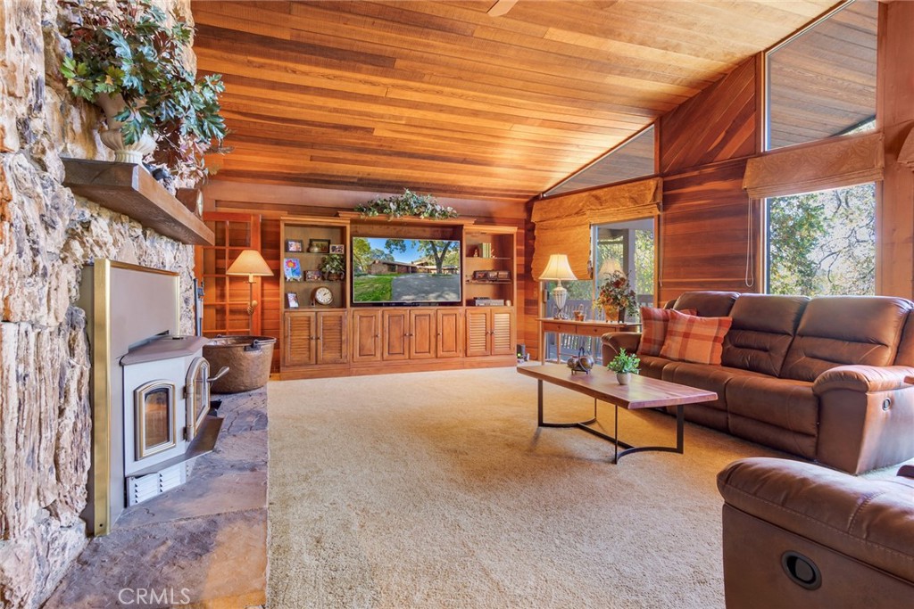 Yucaipa, California, 92399, United States, 4 Bedrooms Bedrooms, ,5 BathroomsBathrooms,Residential,Active,1990591