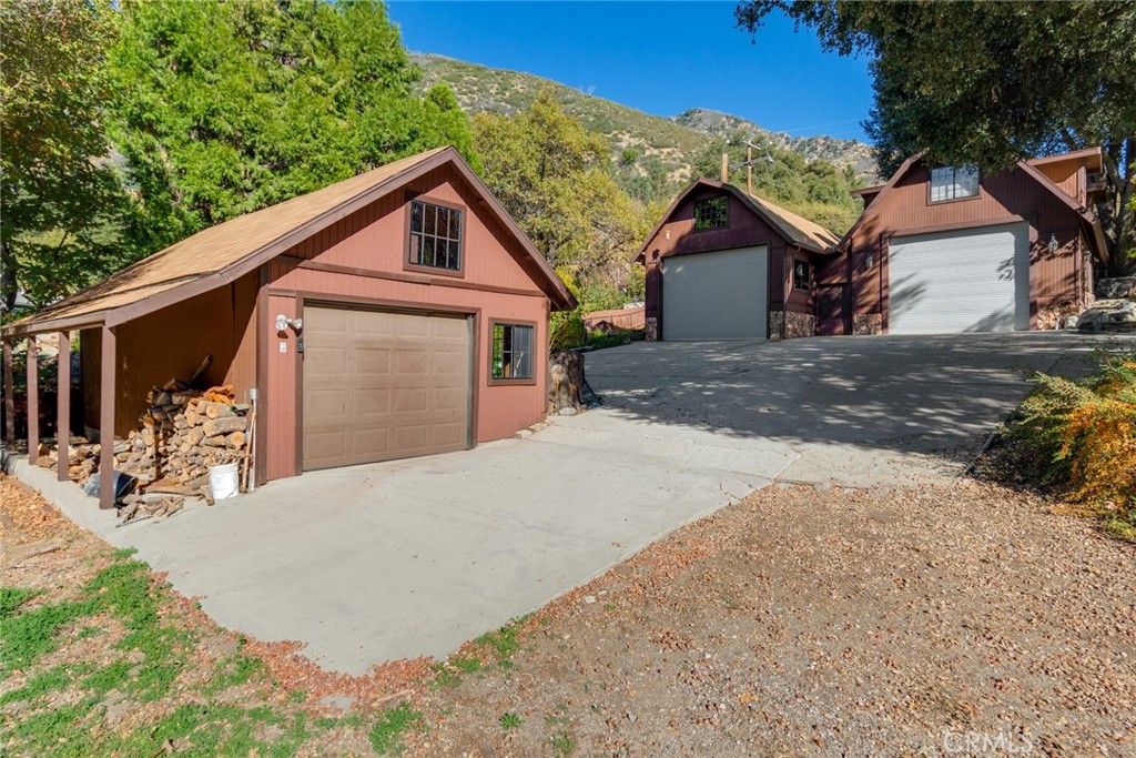 Yucaipa, California, 92399, United States, 4 Bedrooms Bedrooms, ,5 BathroomsBathrooms,Residential,Active,1990591