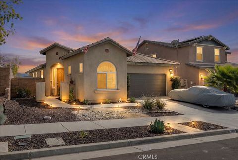 Photo of 31869 Straw Lily Dr, Murrieta, CA 92563 (MLS # CV26040373)
