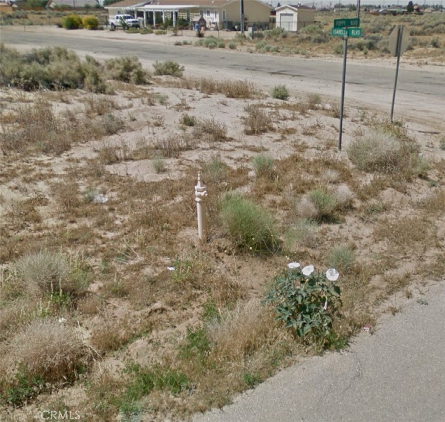 APN# 299-111-01 – Corner Lot in California City
Great 0.23-acre (10,202 sq ft) corner lot located at Poppy Blvd & Isabella Blvd in an established neighborhood. Zoned R-1, perfect for building a single-family residence or placing a manufactured home. Excellent opportunity for investors or buyers looking to create their forever home.
?? Corner of Poppy Blvd & Isabella Blvd
?? Lot Size: 10,202 sq ft (0.23 acres)
?? Zoning: R-1 Residential