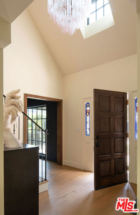 1524 Sunset Plaza Drive