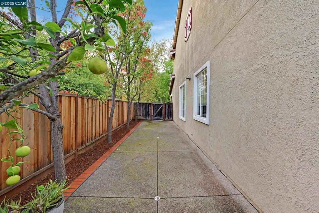 CA MEADOW - Residential