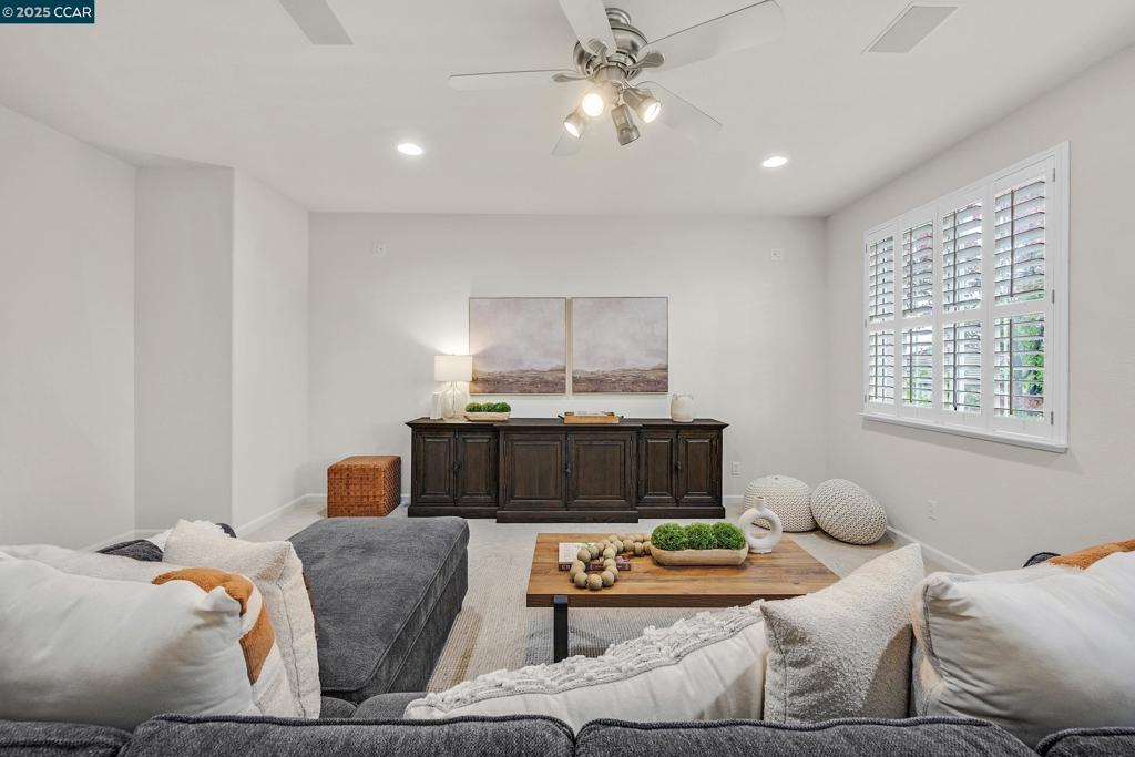 CA MEADOW - Residential