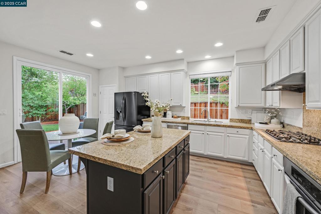 CA MEADOW - Residential