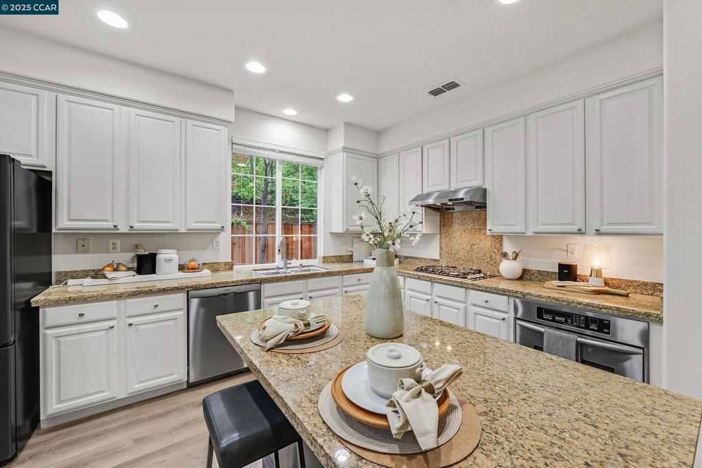 CA MEADOW - Residential