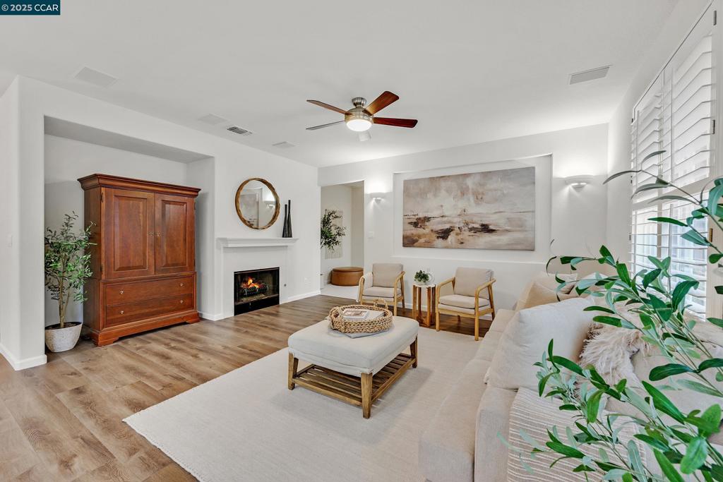 CA MEADOW - Residential