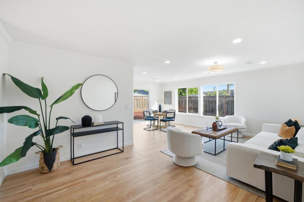 560 Biscayne Court