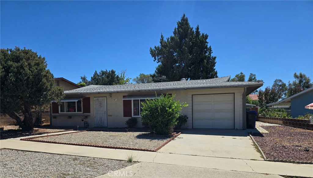 Discover the potential in this charming single-story home located in the highly sought-after 55+ community of Sunpark II. Offering 2 bedrooms, 1 bathroom, and 1,059 sq. ft. of living space, this home is priced to sell and ready for its next chapter.
Inside, you’ll find dual-pane windows, a spacious family room, dining area off the kitchen, and a large enclosed Sunroom room that’s perfect for relaxing or entertaining. The indoor laundry room and single-car garage add convenience, while the low HOA makes this community even more appealing.
The home does have some deferred maintenance, but with a little TLC, it’s a wonderful opportunity to create the home you’ve always envisioned in a friendly, well-maintained neighborhood.