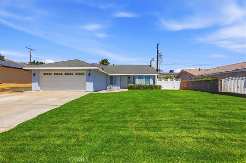Photo of 5403 Elm AVE, San Bernardino, CA 92404 (MLS # OC26147565)