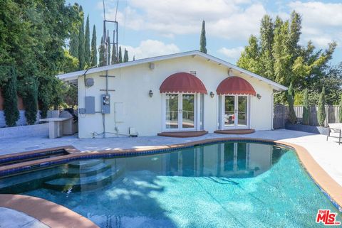 Photo of 7796 Skyhill Drive, Los Angeles, CA 90068 (MLS # 26858489)