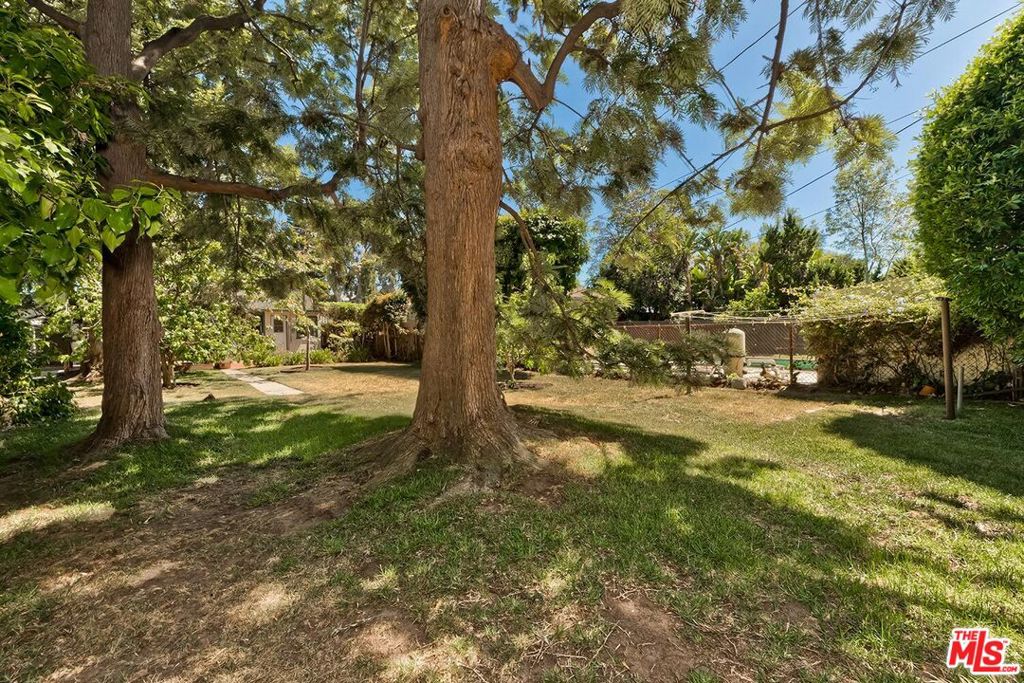 10845 Woodbine Street